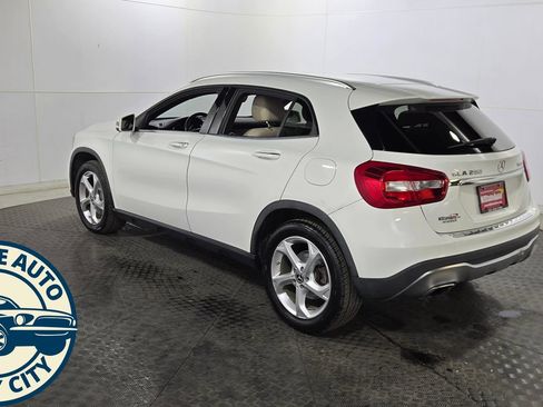 Used 2018 Mercedes-Benz GLA 250 4MATIC image 5