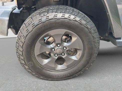 Used 2017 Jeep Wrangler Sport AWD/4WD image 12