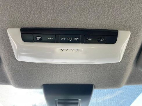 Used 2021 Nissan Kicks SV FWD image 18