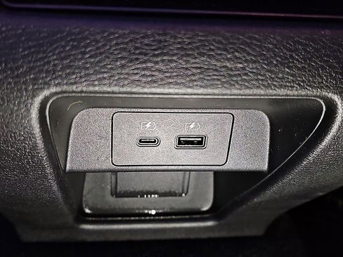 Used 2022 Mitsubishi Outlander SE image 12