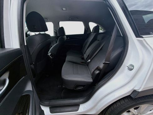 Used 2019 Kia Sorento AWD V6 image 28