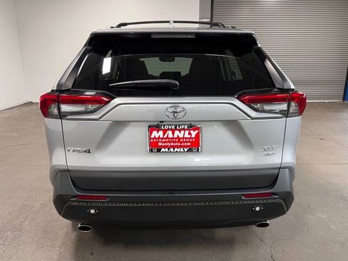 Used 2019 Toyota RAV4 XLE w/ Convenience Package AWD/4WD image 4