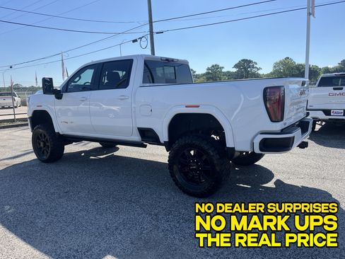 Used 2024 GMC Sierra 2500 AT4 w/ AT4 Premium Plus Package AWD/4WD image 6