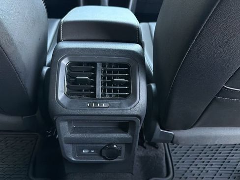 Used 2024 Volkswagen Tiguan SE R-Line FWD image 27