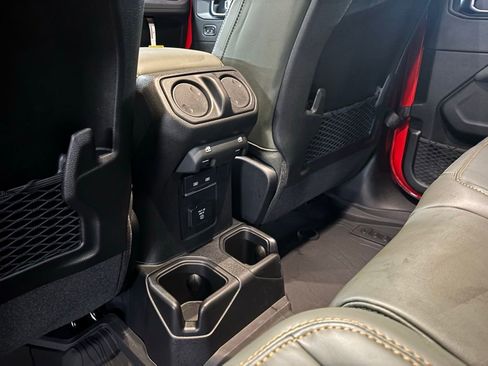 New 2025 Jeep Gladiator Mojave image 15