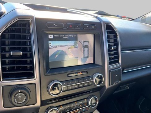 Used 2018 Ford Expedition Platinum RWD image 26