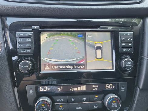 Used 2017 Nissan Rogue SL w/ SL Premium Package FWD image 12