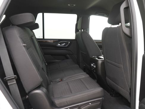 Used 2022 GMC Yukon SLE w/ Gmc Pro Safety Plus Package AWD/4WD image 13