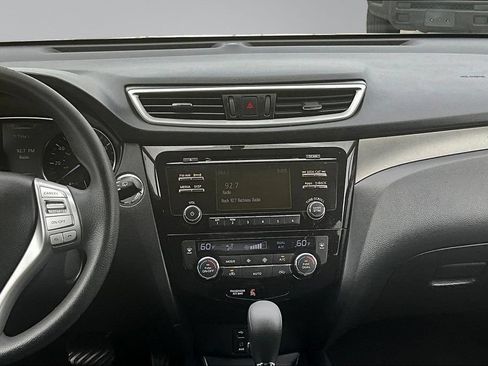 Used 2015 Nissan Rogue SV AWD/4WD image 10