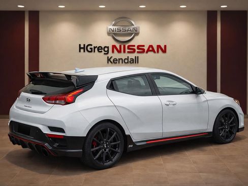 Used 2022 Hyundai Veloster N FWD image 4