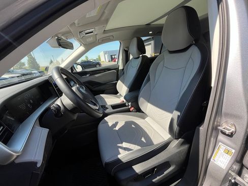 Certified 2026 Volkswagen Tiguan SE AWD/4WD image 11
