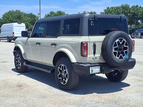 New 2026 Ford Bronco Outer Banks AWD/4WD image 13