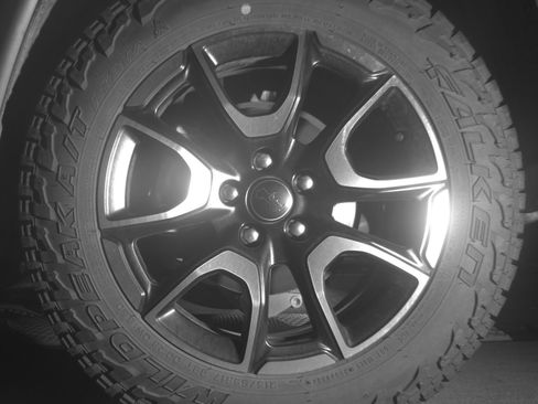 Used 2025 Jeep Compass Trailhawk image 14