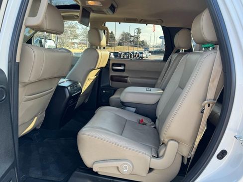 Used 2014 Toyota Sequoia Platinum image 9