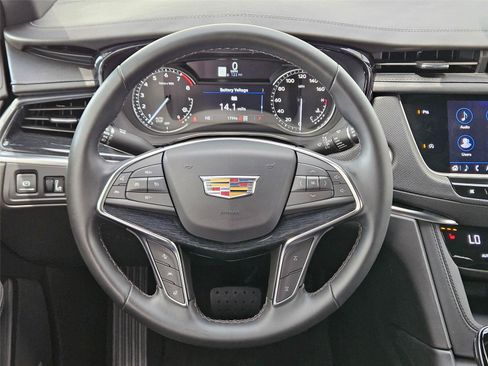 Used 2025 Cadillac XT5 Premium Luxury AWD/4WD image 13