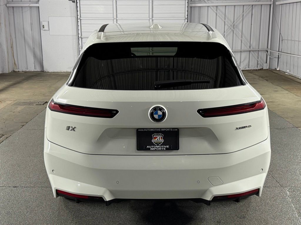 Used 2026 BMW iX xDrive45 AWD/4WD image 15