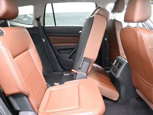 Used 2022 Volkswagen Atlas SE w/ Panoramic Sunroof Package AWD/4WD image 18