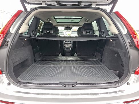 Used 2022 Volvo XC90 T8 Inscription w/ Advanced Package image 28