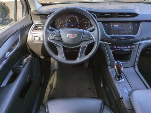 Used 2018 Cadillac XT5 Luxury w/ Driver Awareness Package image 15