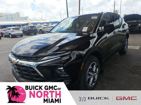 Used 2025 Chevrolet Blazer LT FWD image 1