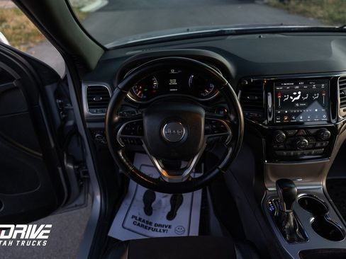 Used 2021 Jeep Grand Cherokee Laredo X image 19