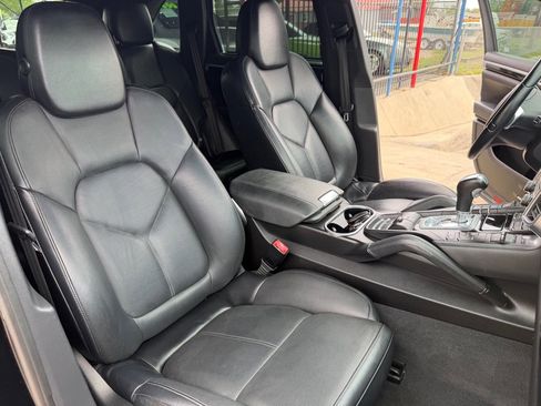 Used 2014 Porsche Cayenne S image 34