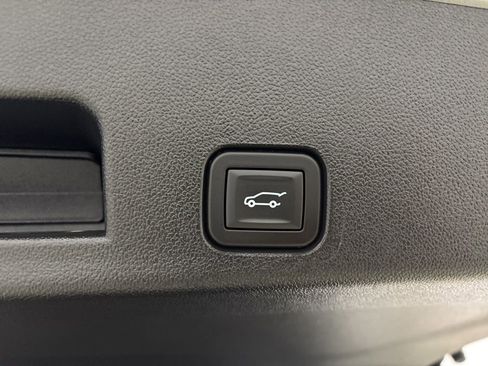 Used 2026 Chevrolet Traverse High Country AWD/4WD image 6