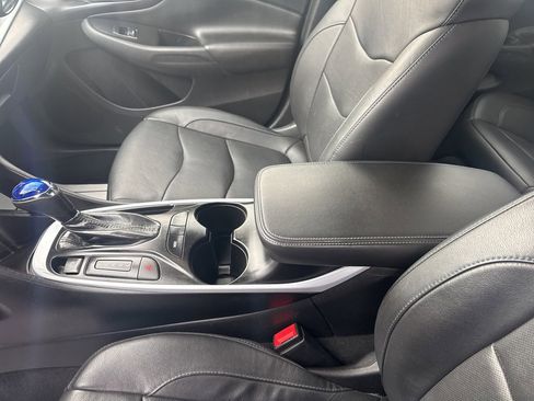 Used 2017 Chevrolet Volt LT w/ Comfort Package image 27