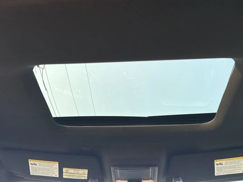 Used 2017 Ford Explorer XLT w/ Equipment Group 201A image 32