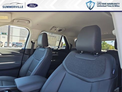 New 2026 Ford Explorer Active RWD image 18