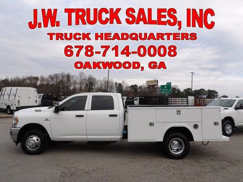 Used 2023 RAM 3500 Tradesman w/ Chrome Appearance Group image 2