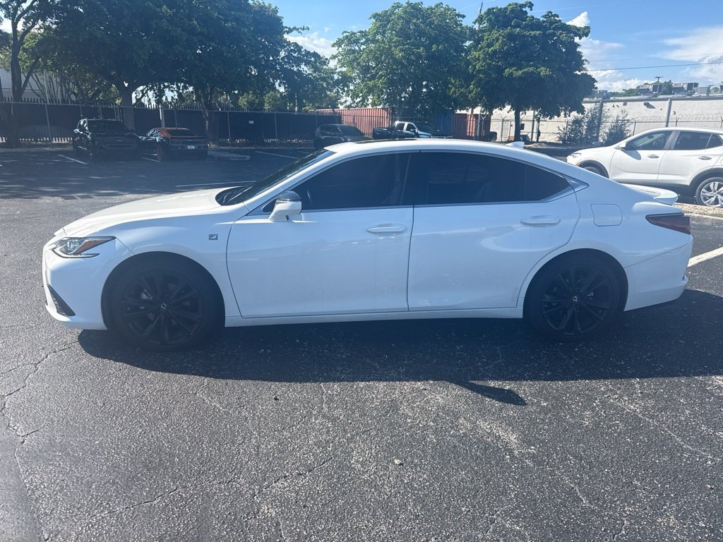 Used 2024 Lexus ES 350 F Sport w/ Accessory Package (Z2) FWD image 4
