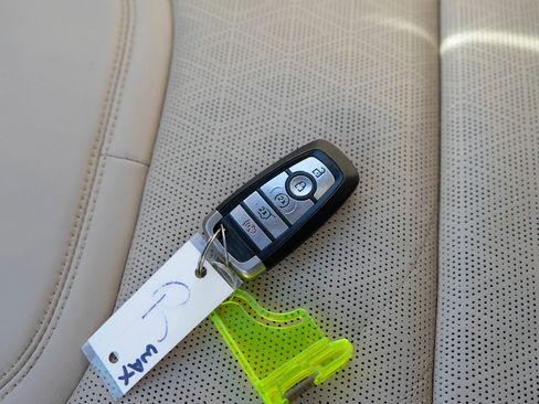 Used 2020 Ford Explorer Platinum image 26