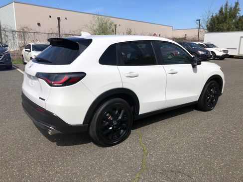 Used 2025 Honda HR-V Sport image 3