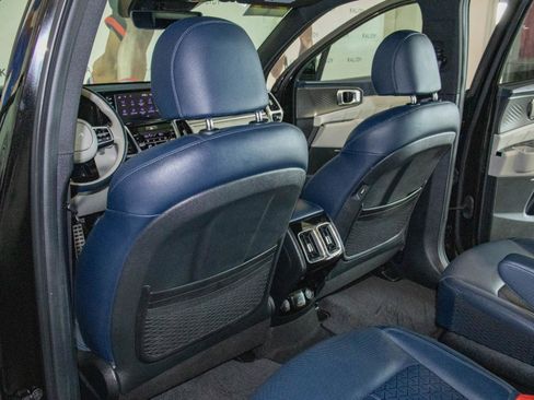 Used 2023 Kia Sorento SX Prestige image 10