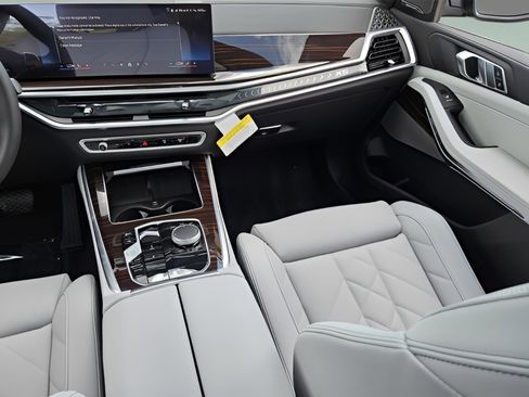 New 2026 BMW X5 sDrive40i w/ Premium Package image 13
