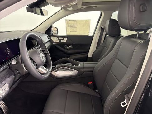 New 2026 Mercedes-Benz GLS 450 4MATIC image 11
