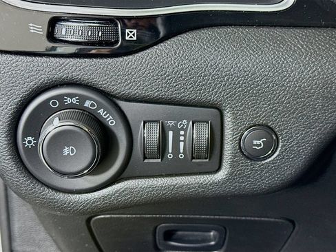 Used 2023 Jeep Cherokee Altitude Lux w/ Lux Elite Package AWD/4WD image 19
