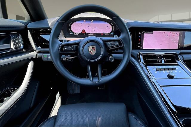 Used 2025 Porsche Panamera RWD image 8