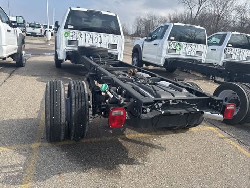 New 2023 Ford F450 XLT w/ XLT Value Package image 8