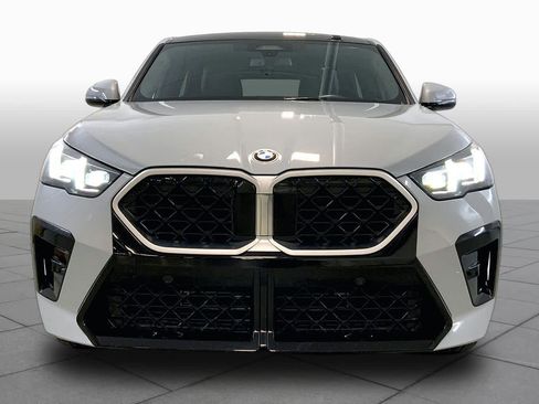 Used 2024 BMW X2 xDrive28i w/ M Sport Package AWD/4WD image 3