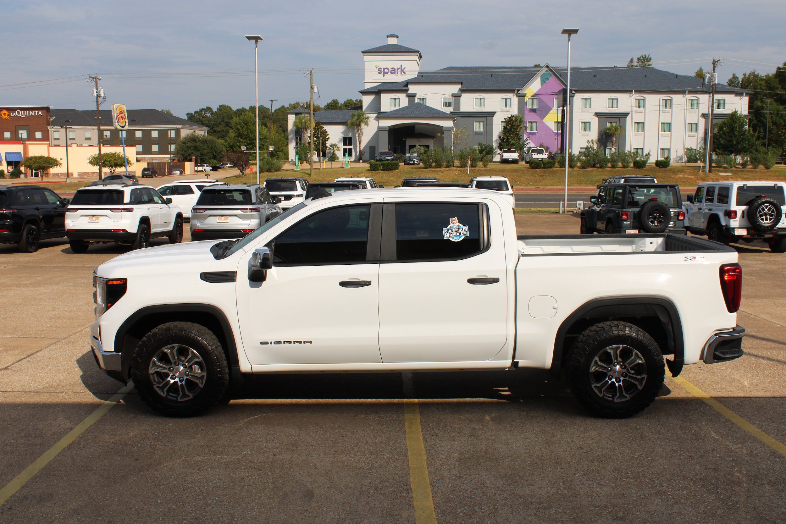 Used 2024 GMC Sierra 1500 Pro w/ Pro Value Package AWD/4WD image 10
