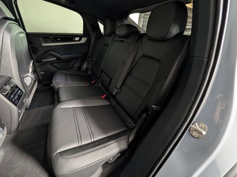 New 2026 Porsche Cayenne Coupe AWD/4WD image 23