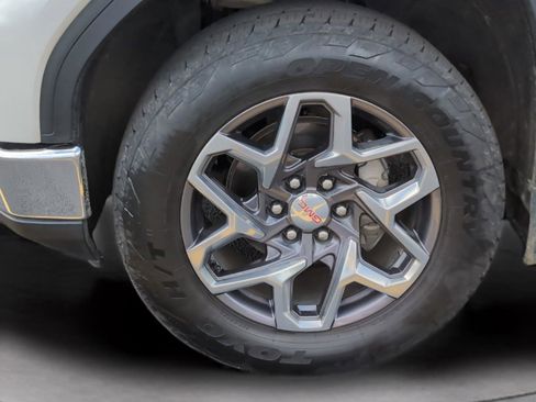 Used 2022 GMC Sierra 1500 SLT w/ SLT Premium Plus Package AWD/4WD image 36
