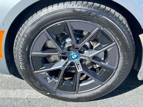 Used 2023 BMW i4 eDrive35 RWD image 9