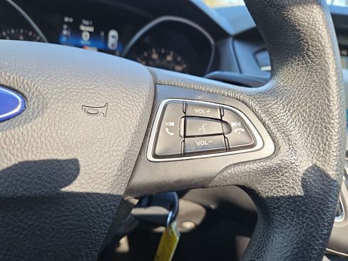 Used 2018 Ford Focus SEL FWD image 24