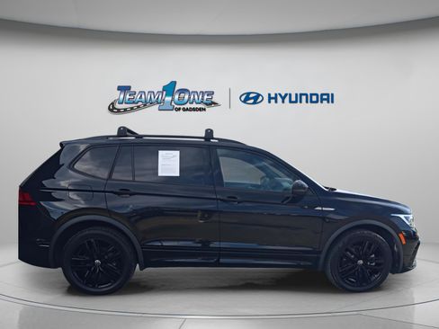 Used 2022 Volkswagen Tiguan SE R-Line image 10