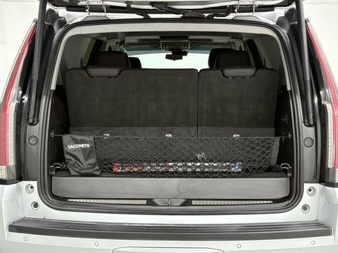Used 2018 Cadillac Escalade Premium Luxury RWD image 46