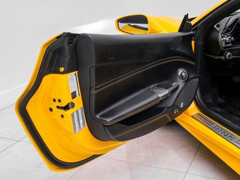 Used 2017 Ferrari 488 Spider image 37