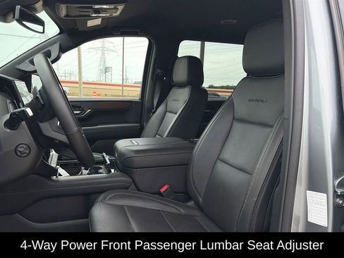 Used 2025 GMC Yukon XL Denali AWD/4WD image 14
